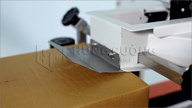 May-dan-bang-dinh-thung-carton-fxc-5050 (3)