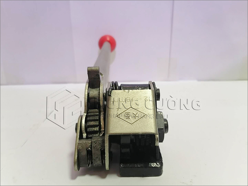 Bo-dung-cu-dai-day-thep-thu-cong (8)