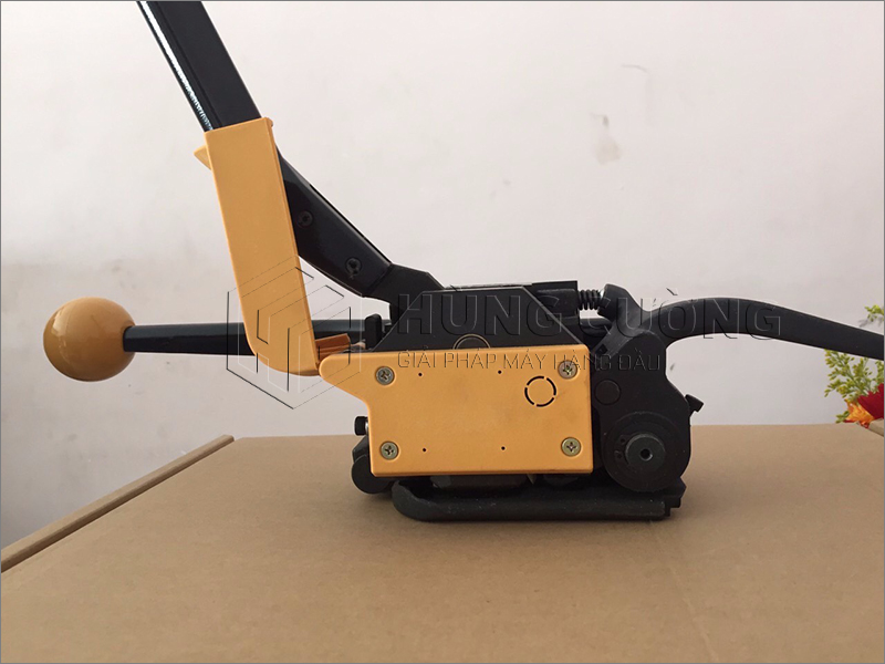 Dung-cu-dai-day-thiep-thu-cong (2)