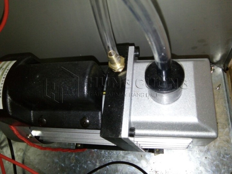 May-dong-goi-hut-chan-khong-che-ld-600 (7)