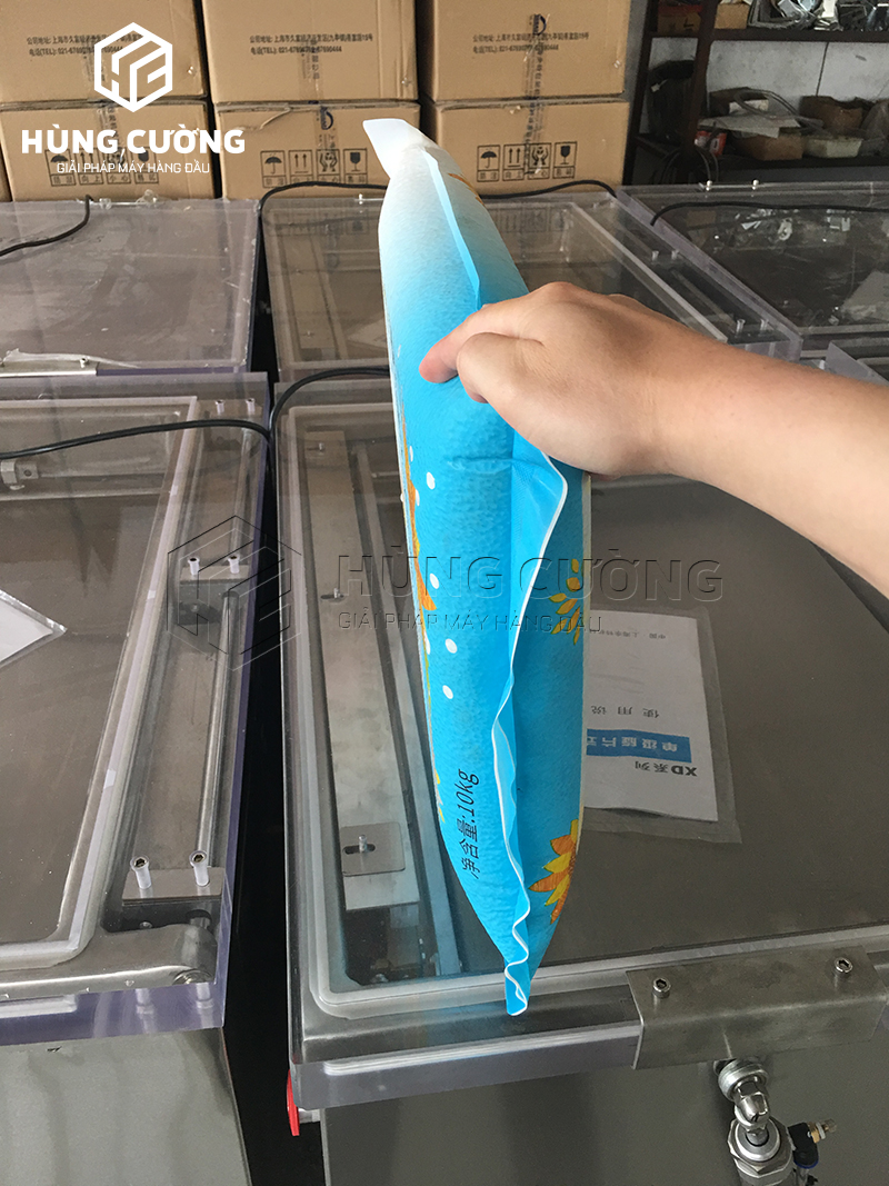 May-dong-goi-hut-chan-khong-dinh-hinh-2-mat-dz-650-kh (3)