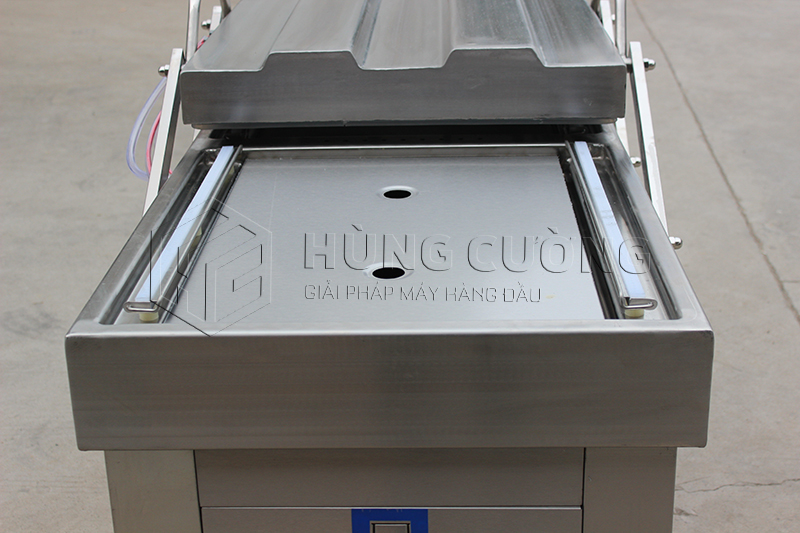 May-dong-goi-hut-chan-khong-dz-600-2sb (2)