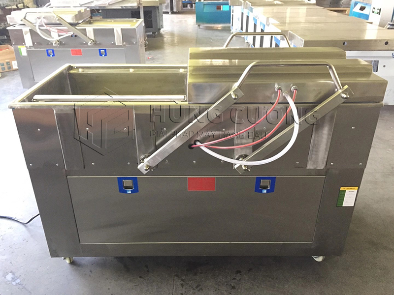 May-dong-goi-hut-chan-khong-dz-600-2-sc (2)