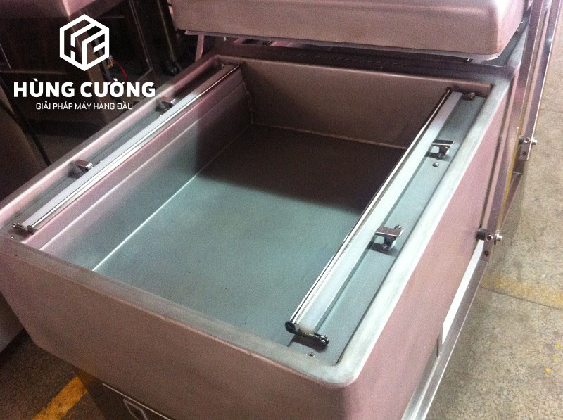 May-dong-goi-hut-chan-khong-dz-400-2sb (2)