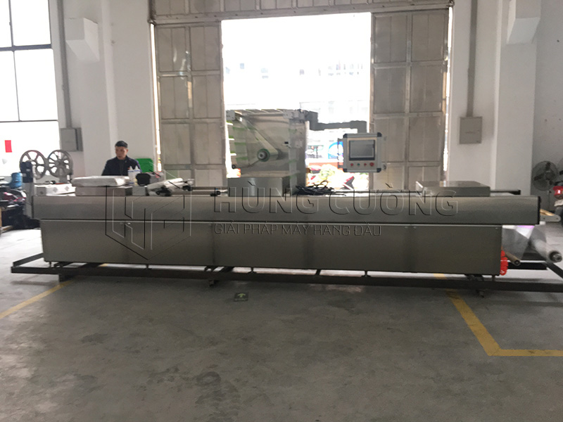 May-dong-goi-hut-chan-khong-nhiet-dinh-hinh-xuc-xich (1)