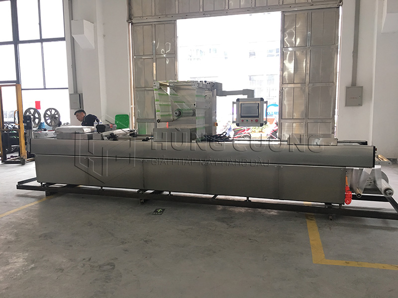 May-dong-goi-hut-chan-khong-nhiet-dinh-hinh-xuc-xich (2)