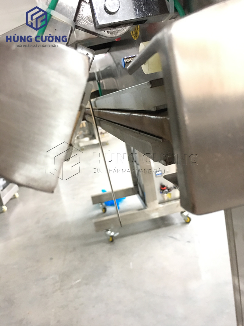 May-dong-goi-hut-chan-khong-nang-ha-dau-may-dzq-700-ol  (12)