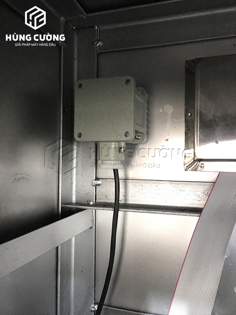 May-dong-goi-hut-chan-khong-truc-dung (10)