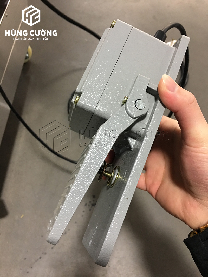 May-dong-goi-hut-chan-khong-truc-dung (5)