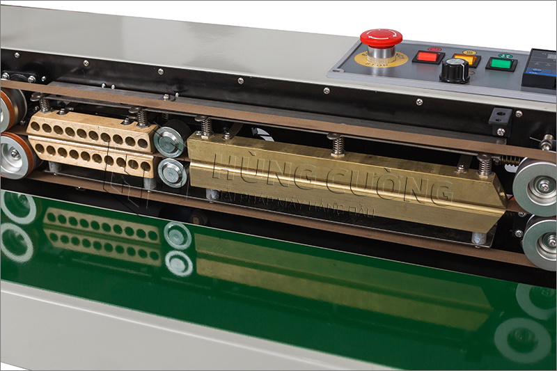 May-han-mieng-bao-bi-PE-lien-tuc-FR-1100C-phun-son (12)