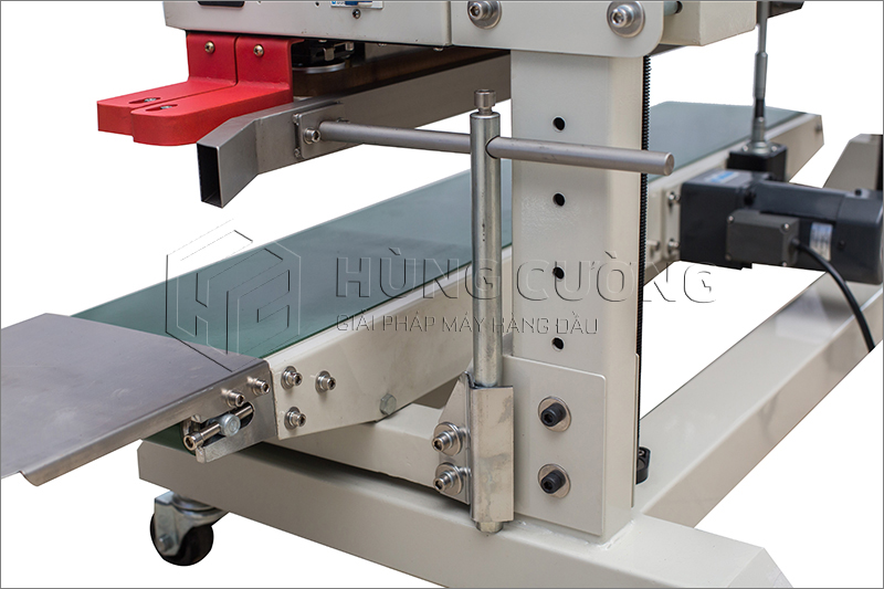 May-han-mieng-bao-bi-PE-lien-tuc-FRD-1200V-phun-son-co-in-date-dang-dung (3)