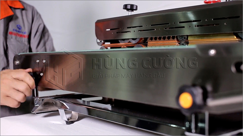 May-han-mieng-tui-lien-tuc-fr-900-inox (44)