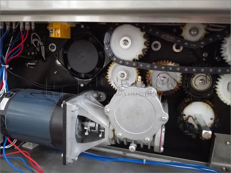 May-han-mieng-tui-lien-tuc-fr-900v-inox-dang-dung (12)