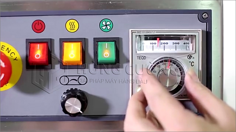 May-han-mieng-tui-lien-tuc-fr-900v-inox-dang-dung (9)