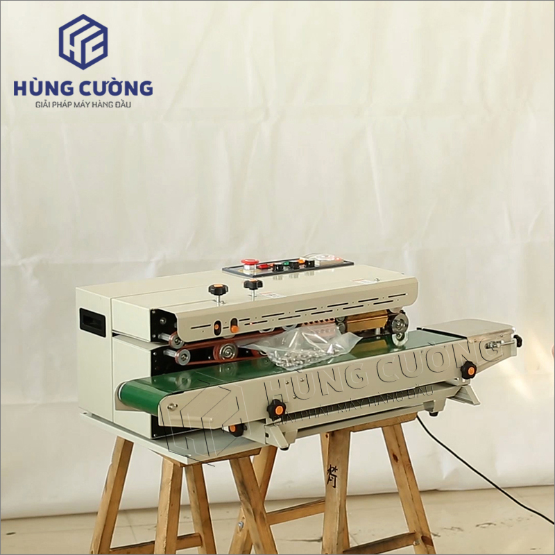 May-han-mieng-tui-lien-tuc-FRD-1000L-phun-son-co-in-date-le-16cm (5)