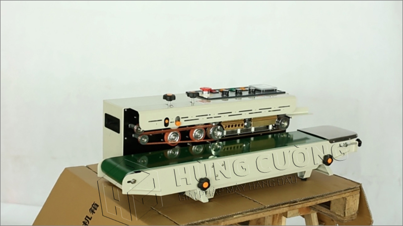 May-han-mieng-tui-lien-tuc-FRD-1000L-phun-son-co-in-date-le-16cm (9)