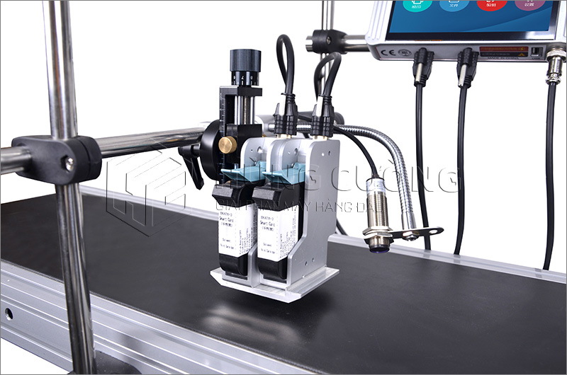 1.5 May-n-phun-nhiet-tu-dong-hc127-2l