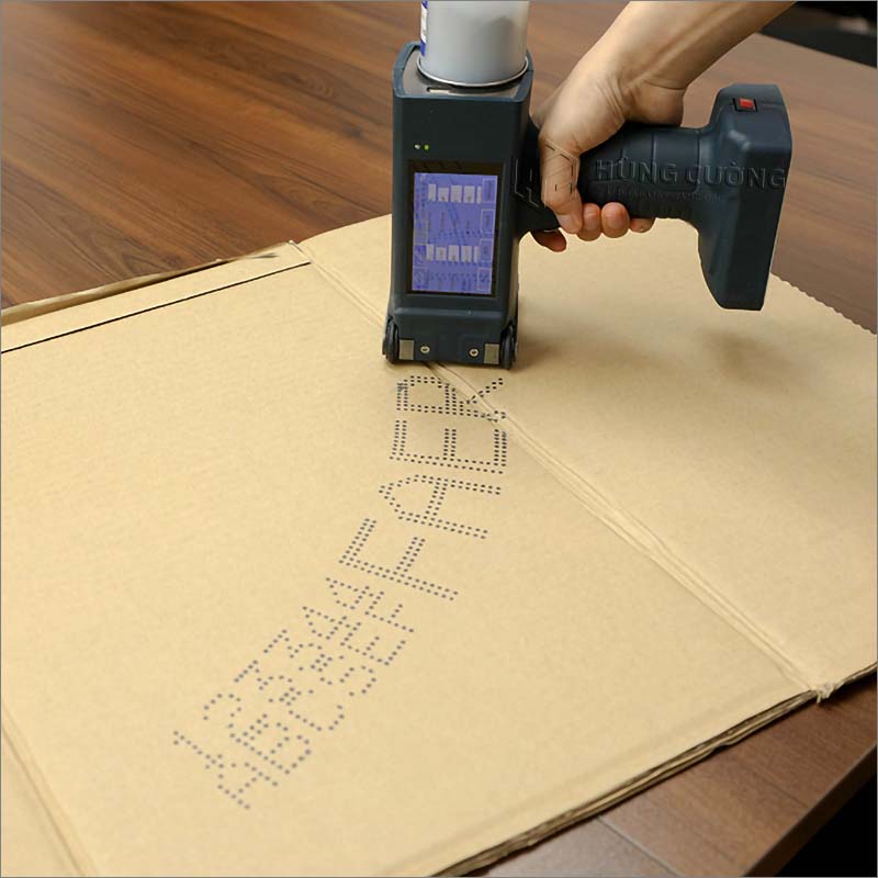 8. May-in-phun-ma-ky-tu-size-lon-cam-tay-al-16