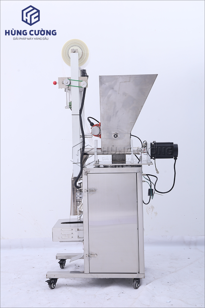 7. May-dong-goi-bot-dung-truc-vit-lpf3 