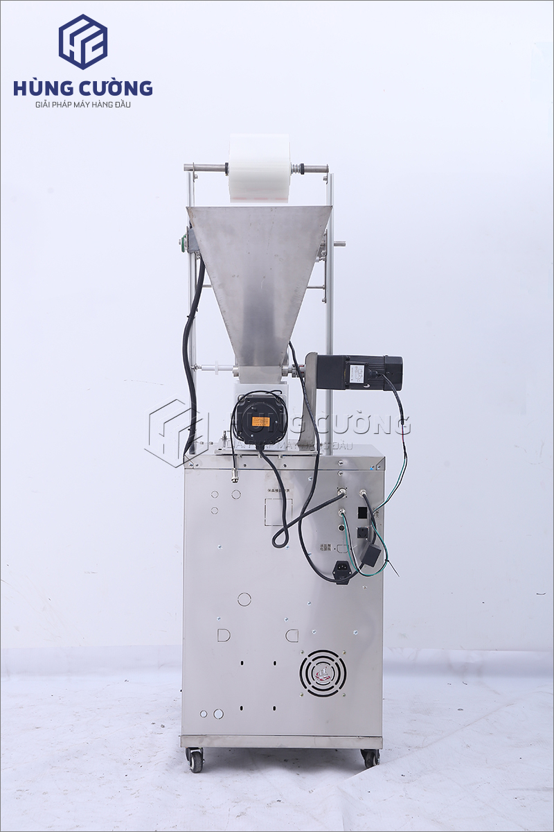 8. May-dong-goi-bot-dung-truc-vit-lpf3 