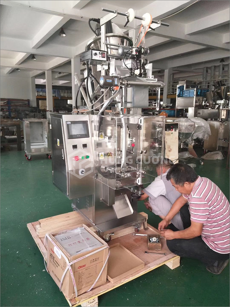 7. May-dong-goi-bot-trcu-vit-chat-luong-cao-plc 