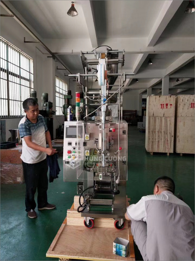 8. May-dong-goi-bot-trcu-vit-chat-luong-cao-plc 