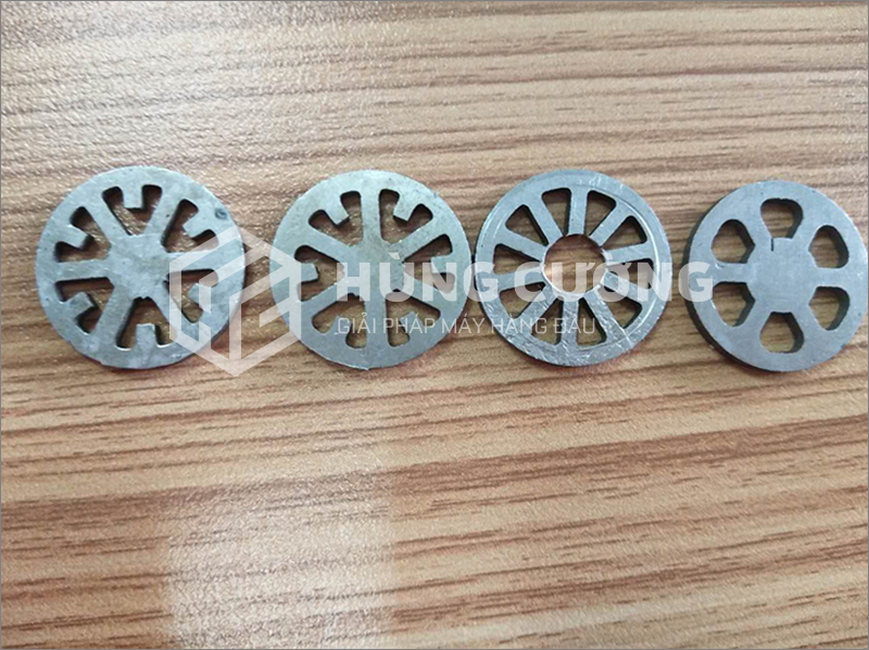 8. May-dong-goi-bot-dung-truc-vit-chat-luong-cao-tui-bo-tron-goc 