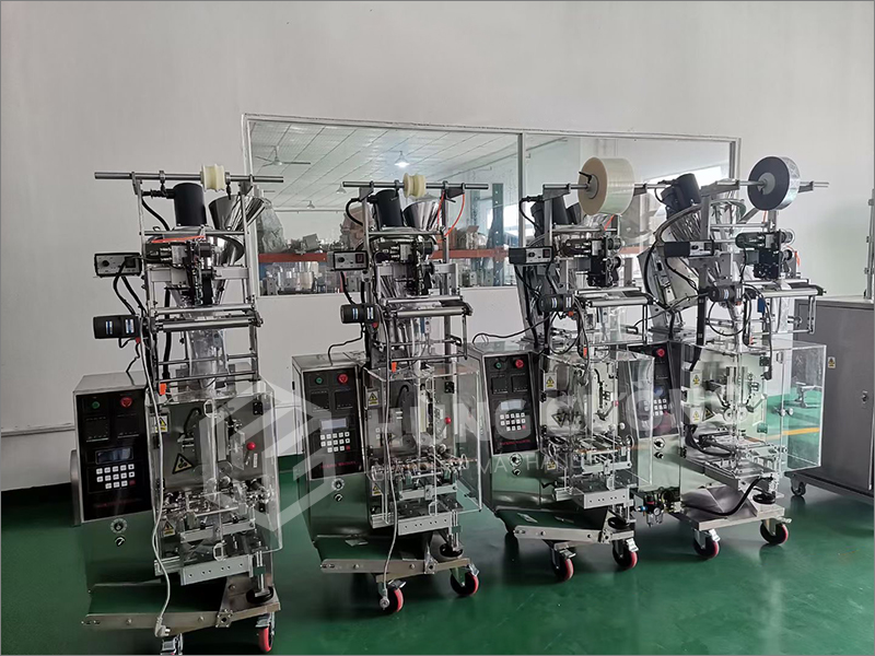 12. May-dong-goi-bot-dung-truc-vit-chat-luong-cao 