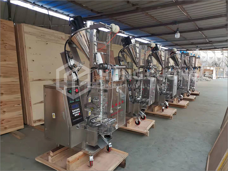 13. May-dong-goi-bot-dung-truc-vit-chat-luong-cao 