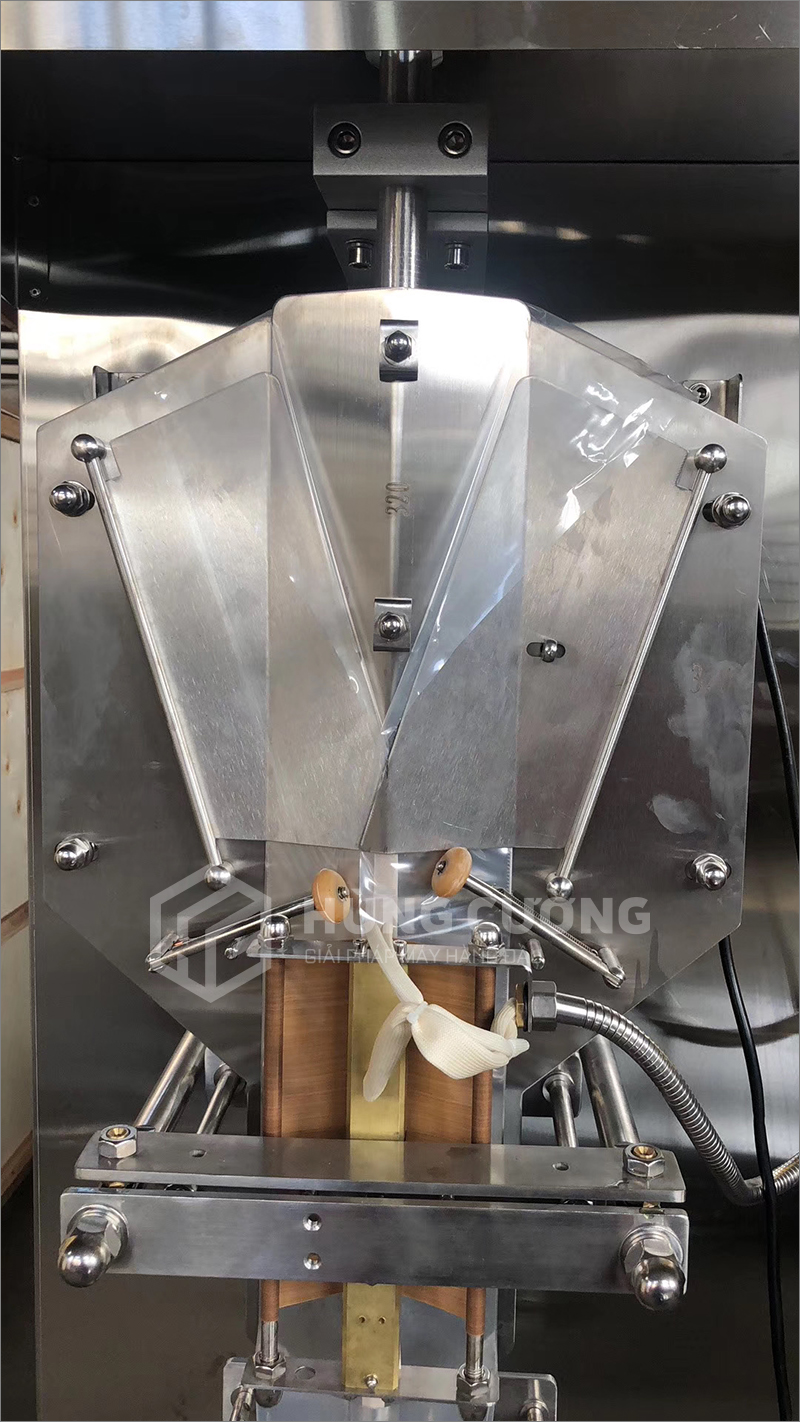 11. May-dong-goi-dang-long-sua-dong-tui-sj-zf1000 