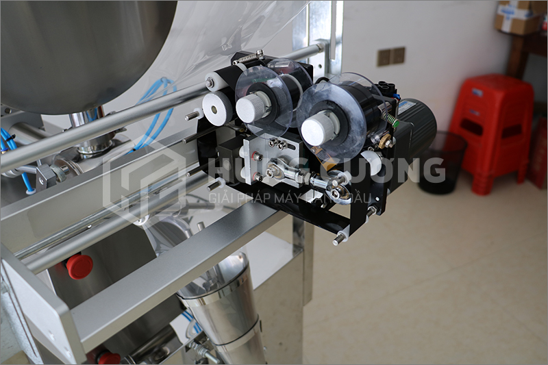 May-dong-goi-dang-set-sot-gia-vi-qgs-20-con-chu-u (1)