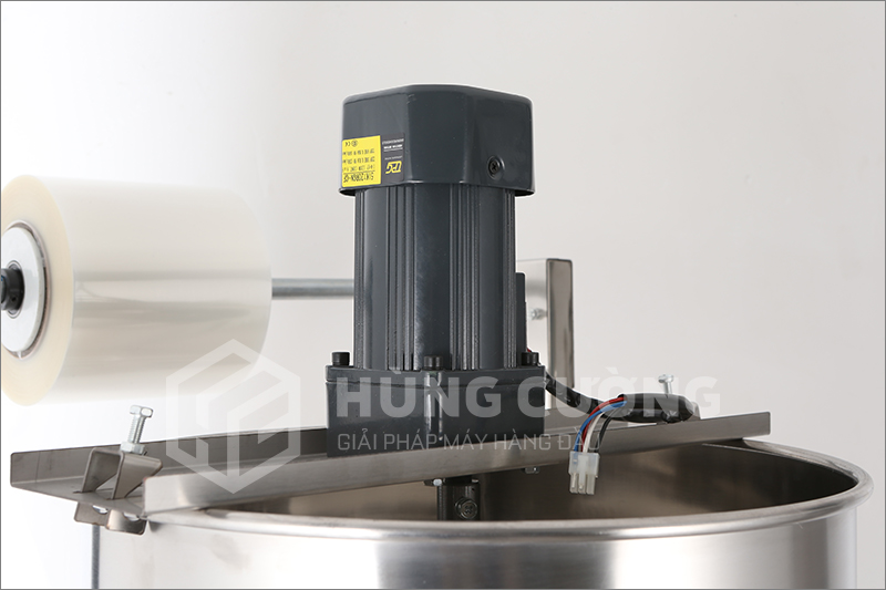 May-dong-goi-dang-set-sot-gia-vi-gs-20-piston-khi-bon-dung (1)