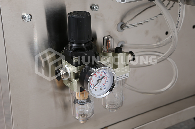 May-dong-goi-dang-set-sot-gia-vi-gs-20-piston-khi-bon-dung (12)