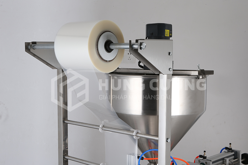 May-dong-goi-dang-set-sot-gia-vi-gs-20-piston-khi-bon-dung (17)