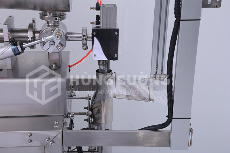 May-dong-goi-dang-set-sot-gia-vi-lzr-1 (4)