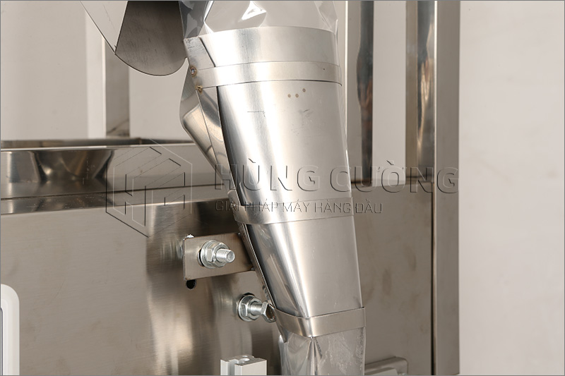 12. May-dong-goi-hat-dung-can-dinh-luong-2ts20 