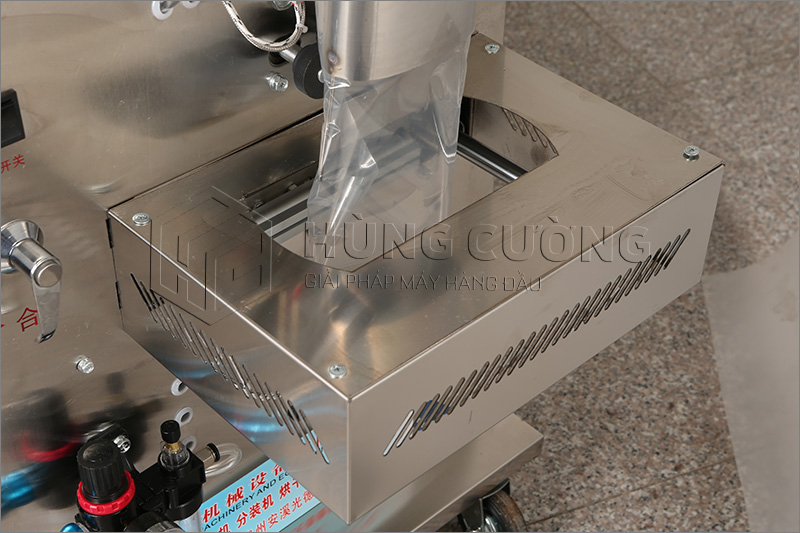 May-dong-goi-hat-dung-can-dinh-luong-qb-40 (5)