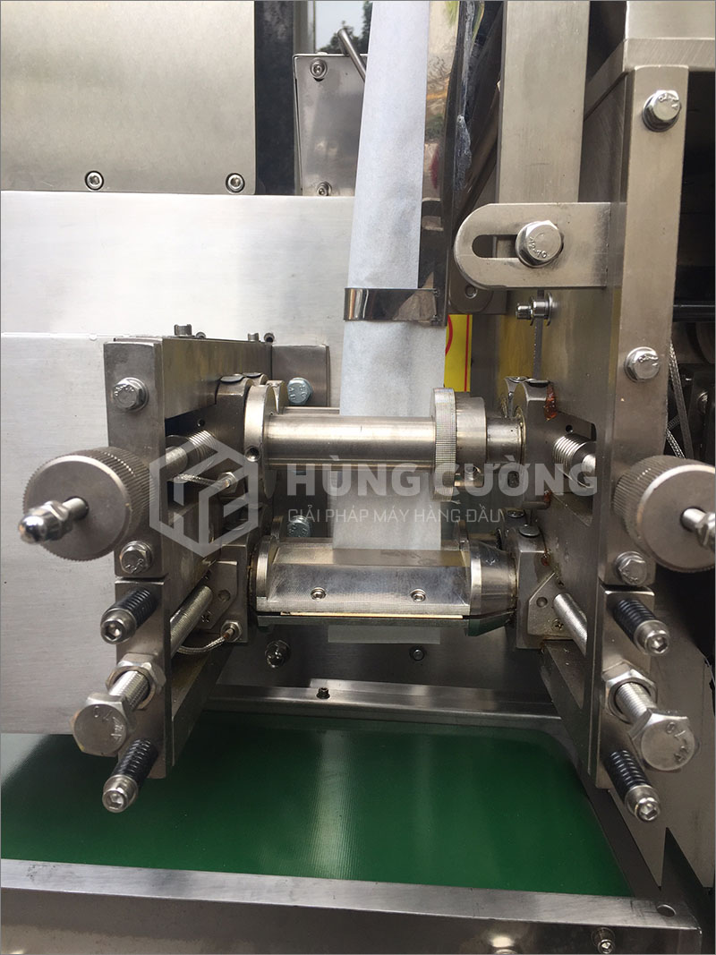 5. May-dong-goi-tra-tui-loc-co-tem-chi-ys-11 