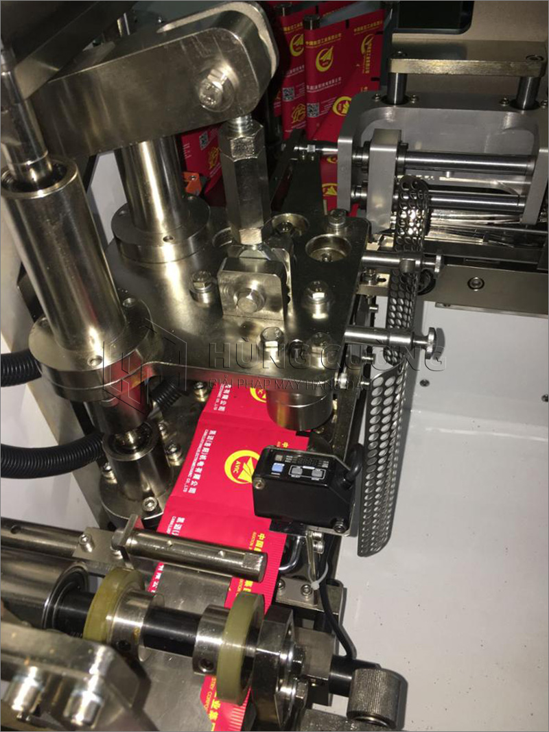 8. May-dong-goi-tra-tui-loc-toc-do-cao-dxdc8iv