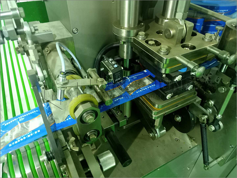 5. May-dong-goi-tra-tui-loc-toc-do-cao-dxdc15g