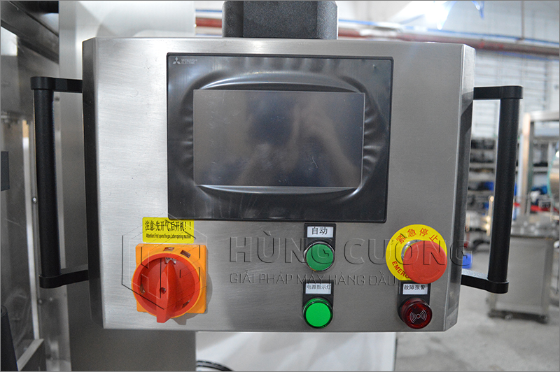 18. Day-chuyen-chiet-rot-dong-nap-tu-dong-bom-piston-8-dau-chiet