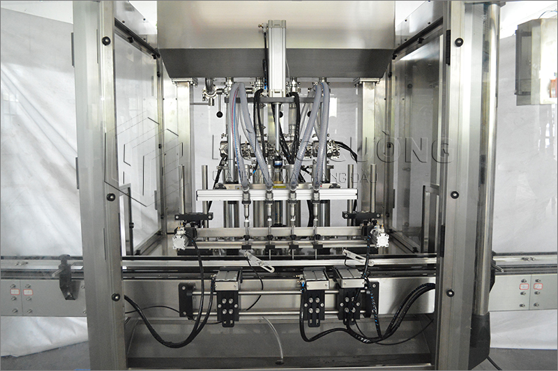 3. May-chiet-rot-com-piston-tu-dong-4-dau-chiet