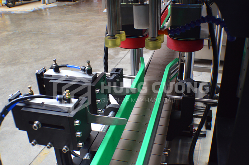 16. Day-chuyen-chiet-rot-dong-nap-tu-dong-tu-chay-12-dau-chiet